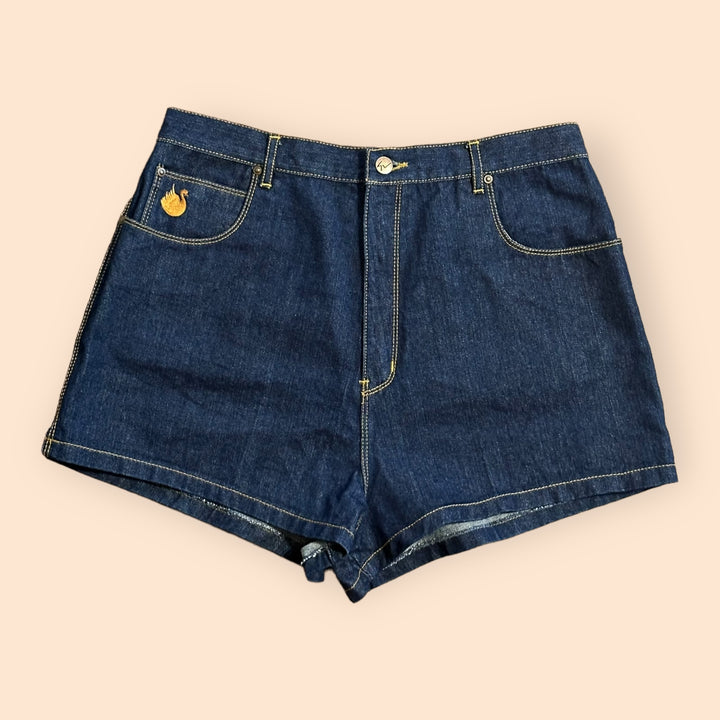 Vintage Gloria Vanderbilt Dark Denim Shorts